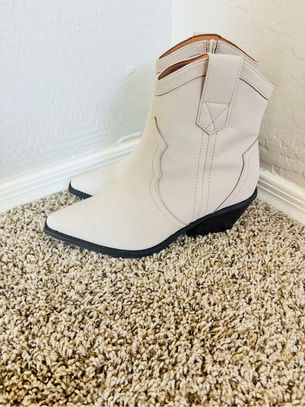 SHEIN Cream Western Ankle Boots with Stacked Heel - Picture 7 of 11